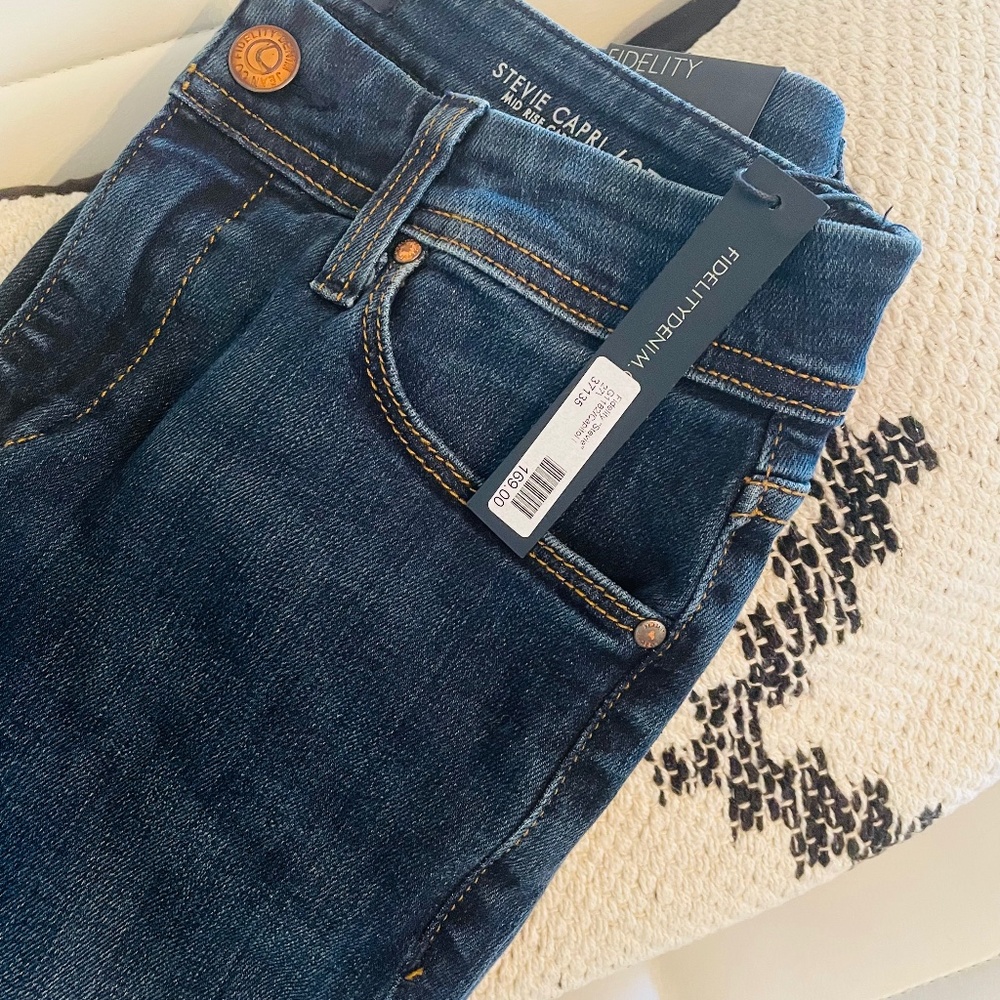 NWT Fidelity Stevie mid-rise capri